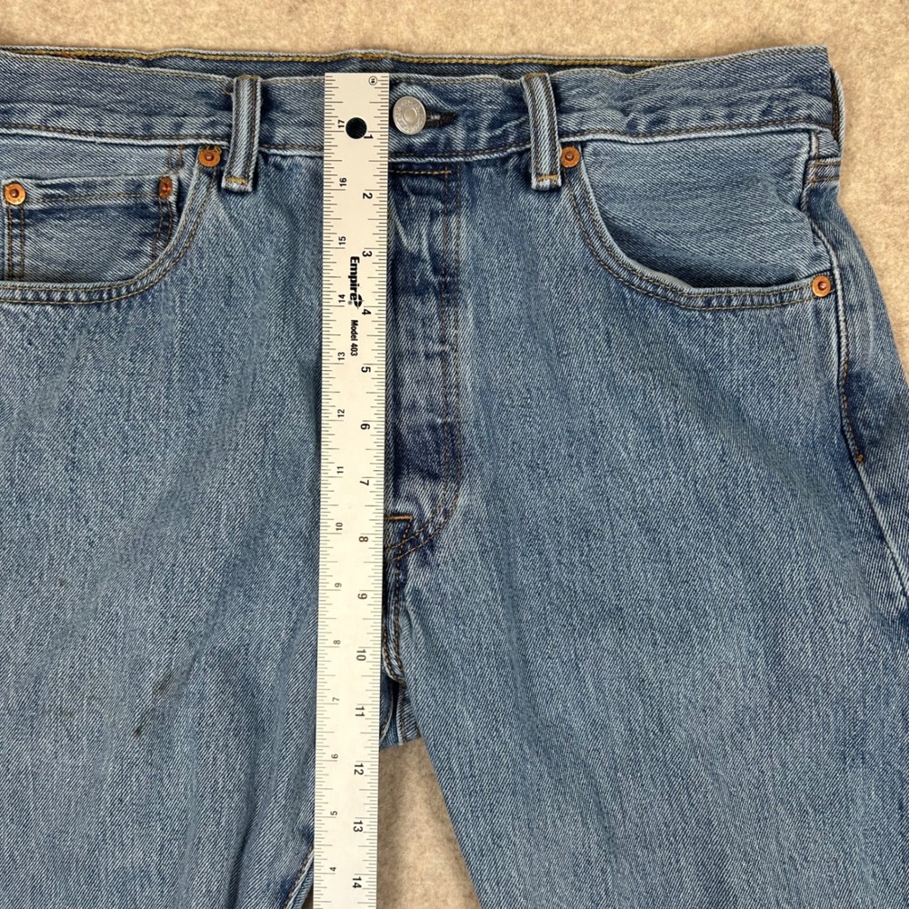 Levi's 501 Original Fit Jeans Mens W34 L30 Blue Medium Wash Straight Leg - Picture 3 of 11